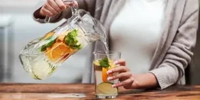 alcohol withdrawal symptoms include seizures hallucinations, shakings and life threatening delerium tremens